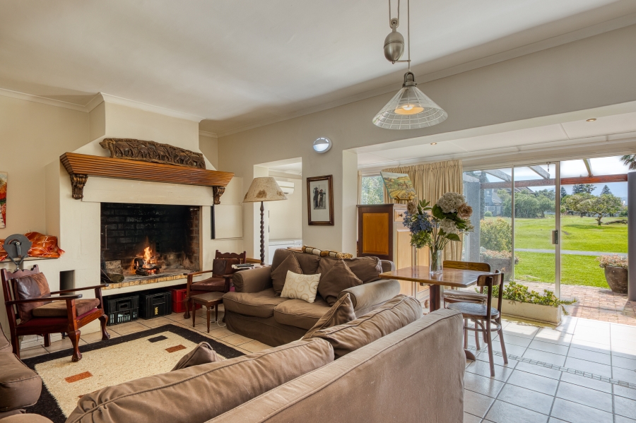 To Let 6 Bedroom Property for Rent in Greenways Golf Estate Western Cape